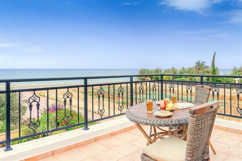 Argaka Beachfront Villa Paphos Exterior foto